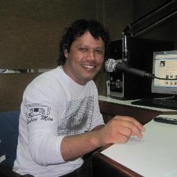 SOY  UN CHICO DIVERTIDO AGRABABLE Y CON GANAS DE HACER AMIGOS.....