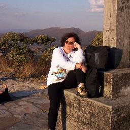Sou Educadora nas áreas de Filosofia, Sociologia e Teatro.
Ministro aulas numa Instituição Particular de Ensino.