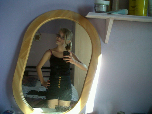 singer/song writter!! im 13! Just a normal girl living a normal life!! I follow back!! :) x