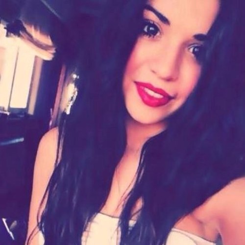 Hello, I am Fiammetta, I'm 16 years old. I have Italian origins, I have lived in America, but now I live in Italy, Palermo.