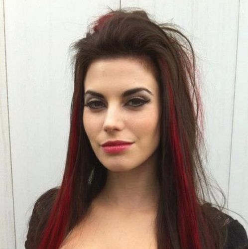 RubyRedWolf's profile picture. I'm falling for her.... Even after everything she's done. It's sick and twisted but it's love {OUaT Role Play. 18+}