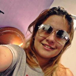 Diga pra vida eu sou mais EU,diga pro ALVO aí vou EU
flecha veloz nas mãos de DEUS,vou em em frente que o mundo é meu ;B