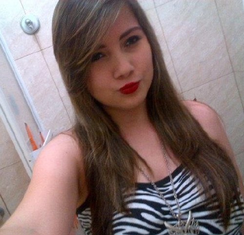 Crees conocerme? Pero solo sabes lo que yo quiero que sepas♥2891EB17 No soy de nadie No tengo dueño♥ Futura abogada y rubia que mas pueden pedir?