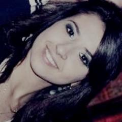 você nao precisa de razões,para as coisas que faz, você deve fazer as coisas que vierem à sua cabeça, sem medo das consequências.