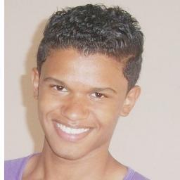 Como voce conseguiu se levantar depois de tudo o que aconteceu?Enquanto Deus for o meu chao,nao há quem me derrube....