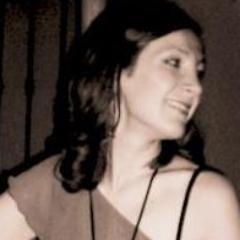 Laureata e appassionata di comunicazione pubblica e di storia a cultura locale.