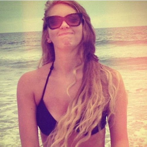i live on the beach, get iiiit?