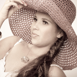 Brasilian Actress Snap: thaynaaccorinte Insta: thaynaaccorinte