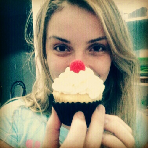 tashaguedes's profile picture. 