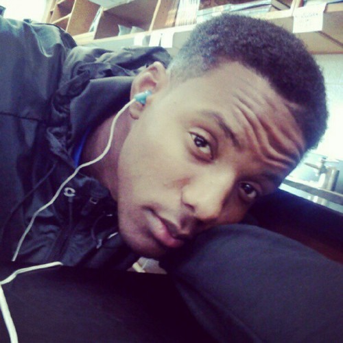 † well, your here follow me, while i smile with my bestfriend @_KeyThuggin also laying in Bed with @Rihanna † | goal 962 followers |