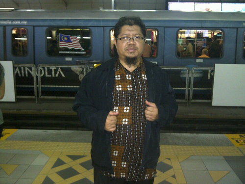 S3 iain surabaya. Senang membântu untuk umat.