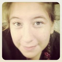 Marianita_Hurt's profile picture. SiGuEmE... Estudiante de medicina, cantante, amante de la literatura y los chocolates, Me gusta jugar fútbol pero no lo veo xD