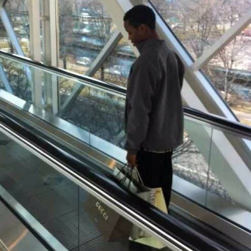 ima gucci shop casher so my hoes go badder
