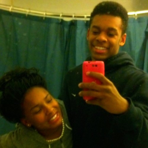 Follow my baby @TellyTyb 11-12-11
