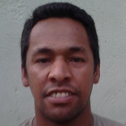 Aprenda como ganhar dinheiro na Internet DE VERDADE com métodos comprovados ensinados pelo especialista Dani Edson. http://t.co/ksx8buF8