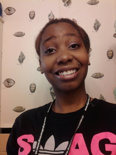 IM Pretty ,Sweet, Doingg My Own Thing Just Trying To Be The Best Person I Can Be And , Follow My Brother @_BagsandBitches : )