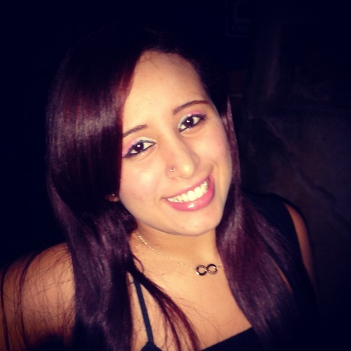 claudiane 19 anos gosto de dança e cantar  meu vicio facebook rs emfim apenas uma garota cheias de sonhos'-'