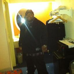 St_University's profile picture. 