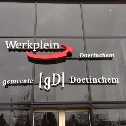 Wij helpen werkgevers die op zoek zijn naar werknemers. Wij helpen werkzoekenden aan werk. Vragen? Wij helpen u graag verder #werkplein #doetinchem