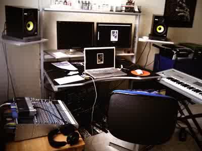 Am the expression of ma hidden thoughts. I can be what I will to be. #288D3037 BBM, Music Producer,