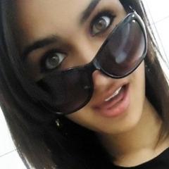 17 anos , #CORINTHIANA ROXA , canceriana , namorada do @motinha9 , meiga, mimada, louca ...
Quer saber mais ? Segue-me