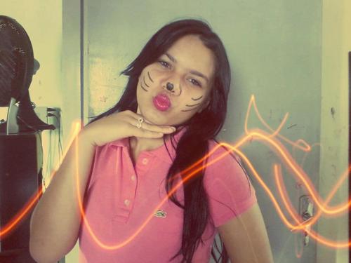 iae sou Stephanie . Se eu sou ruim e irritante? Não meu caro , eu sou a capeta. 2bj 14anos e idiota.  segue logo sdç (=