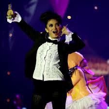 im Saskia Gotix OR Gotik .
Goyang Itik ter Heboh