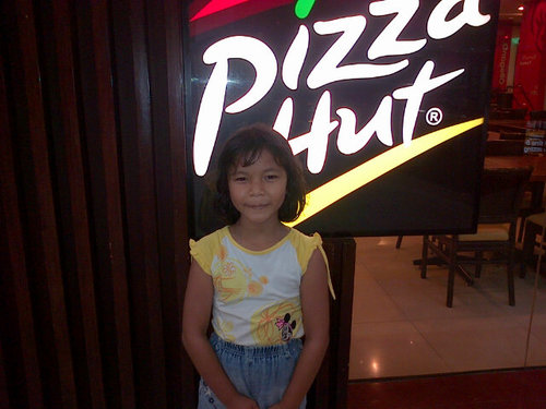 IgridSinaga's profile picture. [[ I love my parents]] and [[ I love my sister and brother]] and [[ I love JESUS]]