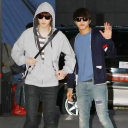 ผมยงฮวาลีดเดอร์ CnBluEผมใสซื่อนะฮะ ฟอลมาทักด้วยนะ ฟอลมาเยอะนะ ใครฟอลมาเดี๋ยวผมแจกกีต้าร์คนละตัวฮะ  (BoT 04.08.12 ) ♥Vince Fam♥  [ JuSt BoT NoT ReAl ]