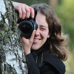 Gek van dieren, natuur, (country)dansen, lezen en fotografie.