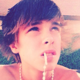 SoCamBright's profile picture. It's Cam Brighton. I'm 15 and I'm a surfer. I love the water and the smell of seawater air. Bieber Fan. {FL/Single/Gay/}