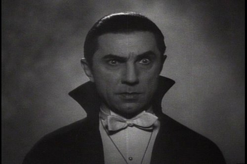 Naam: Graaf Tepesi Nosferatu bathory Dracula.
Leeftijd: Ondood
Beroep: Full time en volbloed landedelman , parttime schrijver , modeontwerper en verleider.