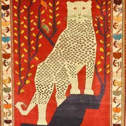 ペルシャのギャッベと手織り絨毯を扱っています。
