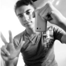 sempre @abcfc (L) amo&cuido da m.melhor AndresaOtília ! m.leerda JúliaRodrigues (L) é amo m.princesinha AmandaMaacedo *-* (L) é o resto segue ai pr. saber ! ;99