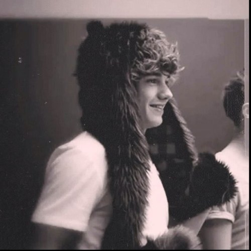 the1Dkrew's profile picture. follow @wearelike1D