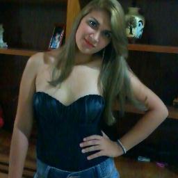 ooooi gente (: , tenho 15 aninhos sou aquariana & sou da minha foufa @WillianeDias_, quer saber mais ? segue ae baby (: