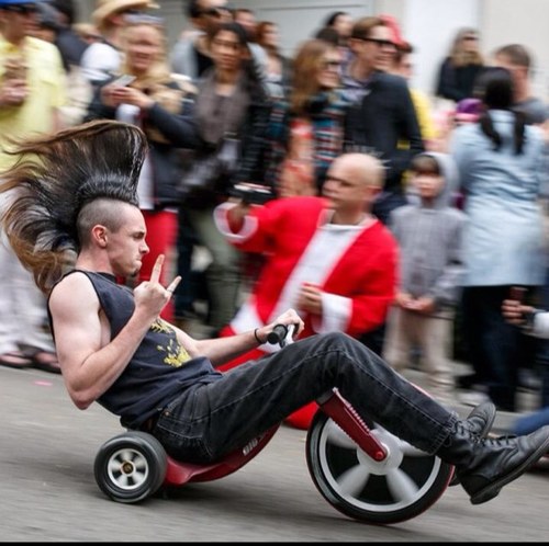 HectorCasasB's profile picture. 🔱 Larga vida al ROCK, a Brozo💚 y a La Chora Interminable💙     In ROCK We Trust 🔊🎶