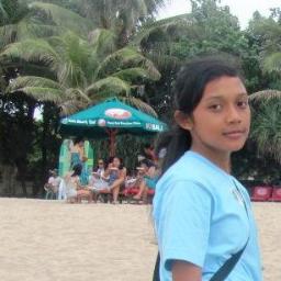 saiiank dia yang disana :*