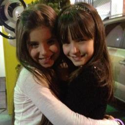 A menina mais linda que eziste,um olhar engrivel,a menina doce e Simpatica so pederia ser minha pricesinha @larimanoela,bjsss lindaa♥♥♥♥♥