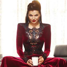 Twitter en español dedicado a la actriz de OUAT y Érase Una Vez, @LanaParrilla. ¡Si eres un #EvilRegal no dudes en seguirnos!