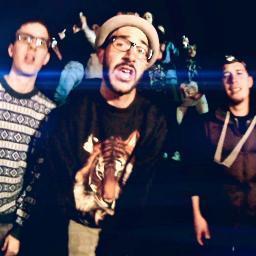 Rapping about dumpster diving all day 4 life.