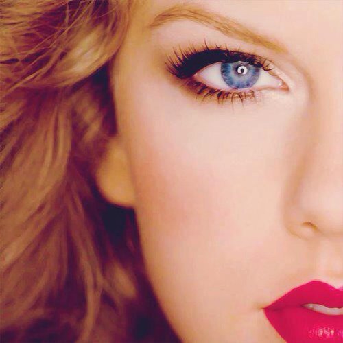 I'm a swifty for life love her to the moon and back shes me idol, my everything :)