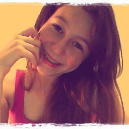 sou linda, perfeita, meiga, rica, maravilhosa, cheirosa, todos me querem, não curto namorar, pra mim é só uma noite e olha lá e sou muito humilde, bjkssssssssss