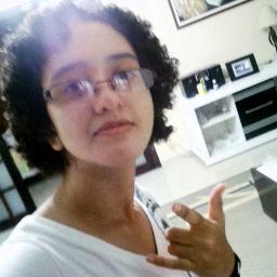 talvez eu seja, aquela pessoa que você menos queira conhecer na sua vida. ℡:________.