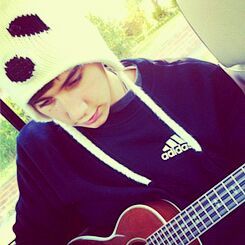 love that crazy boys who live in melbourne and love to be called THE JANOSKIANS, and really want them to follow,.