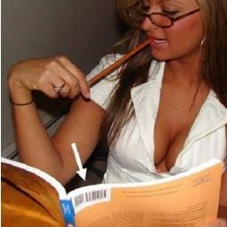 vcs vao ficar sabendo de todas as burrices de uma loira , minha irmã , vou twittar todas as pruesas que
uma loira fala , kkkk
/poor:@sucodegroselha_ *--*