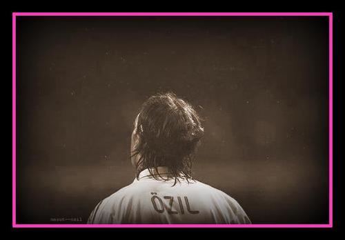 Una vida, dos pasiones: el Real Madrid y Mesut Özil. 