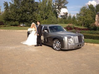 The Ballantyne Limousine Difference Limousine service with complimentary champagne and long stem roses for the ladies.