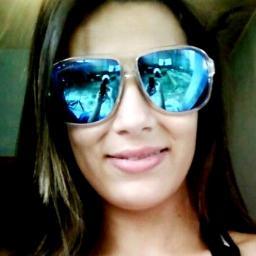É Quee Hoojeeeh  eeu Deescobrii eem seeu  Olhaar
seeu sorrisoo,   seuus dezejooos, seuus perfumee .    
Tiiagoo Raamoos  sz