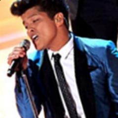 Twitterm com intenção de ajudar os hooligans a pedir o Bruno Mars no @RockinRio 2013 
email: brunomarsnorockinrio@hotmail.com